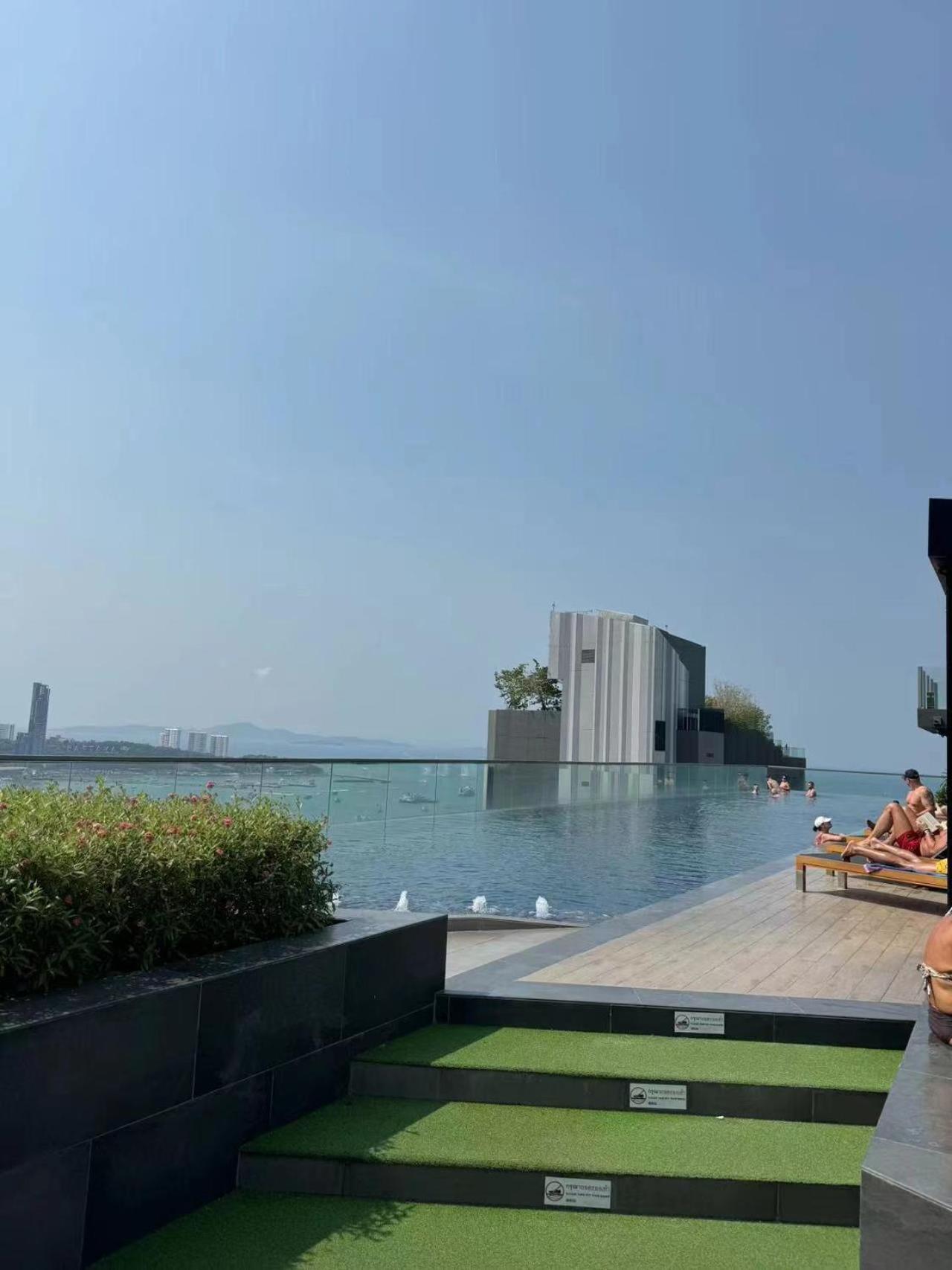 The Base Pattaya Exterior foto