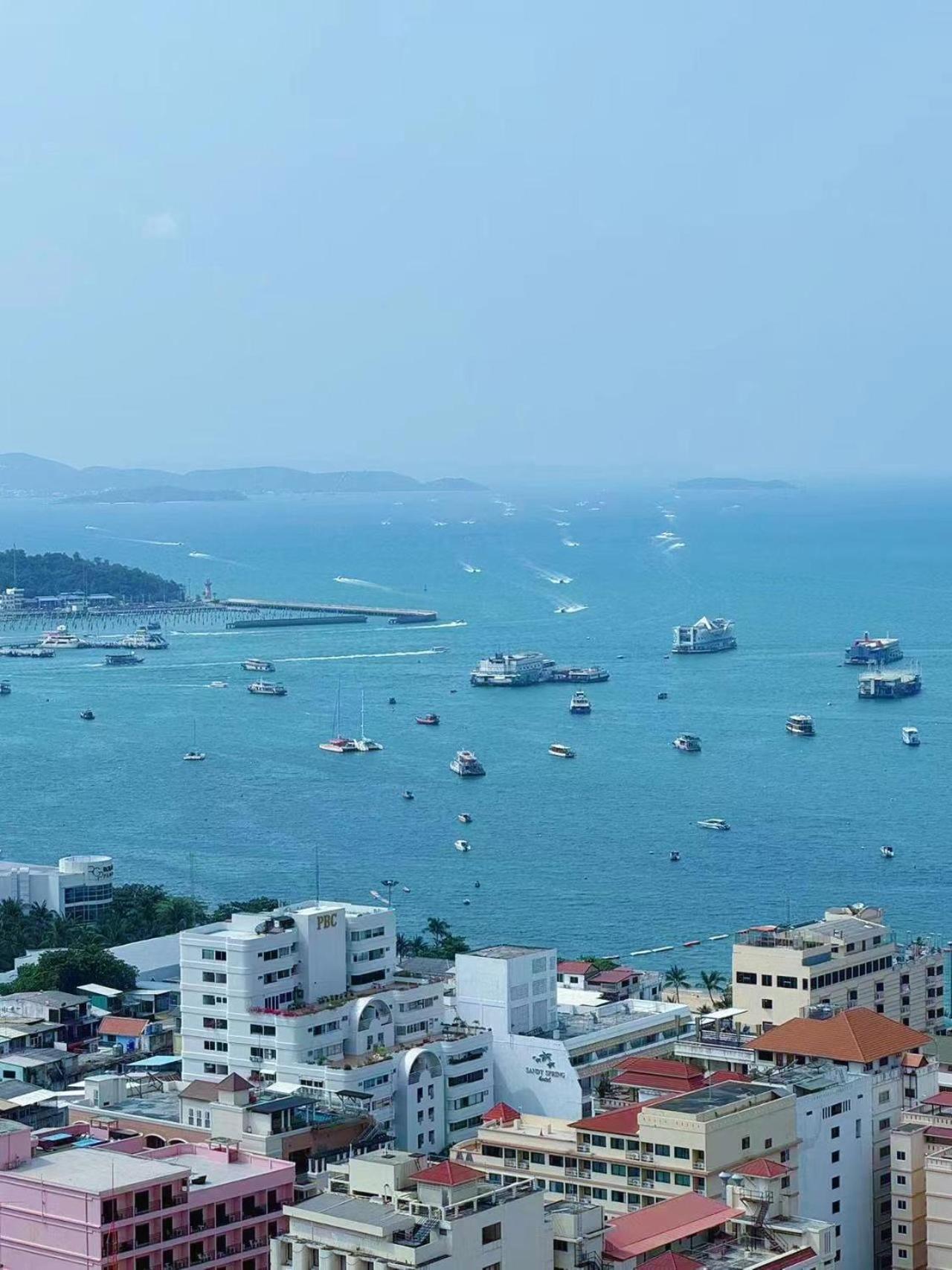 The Base Pattaya Exterior foto
