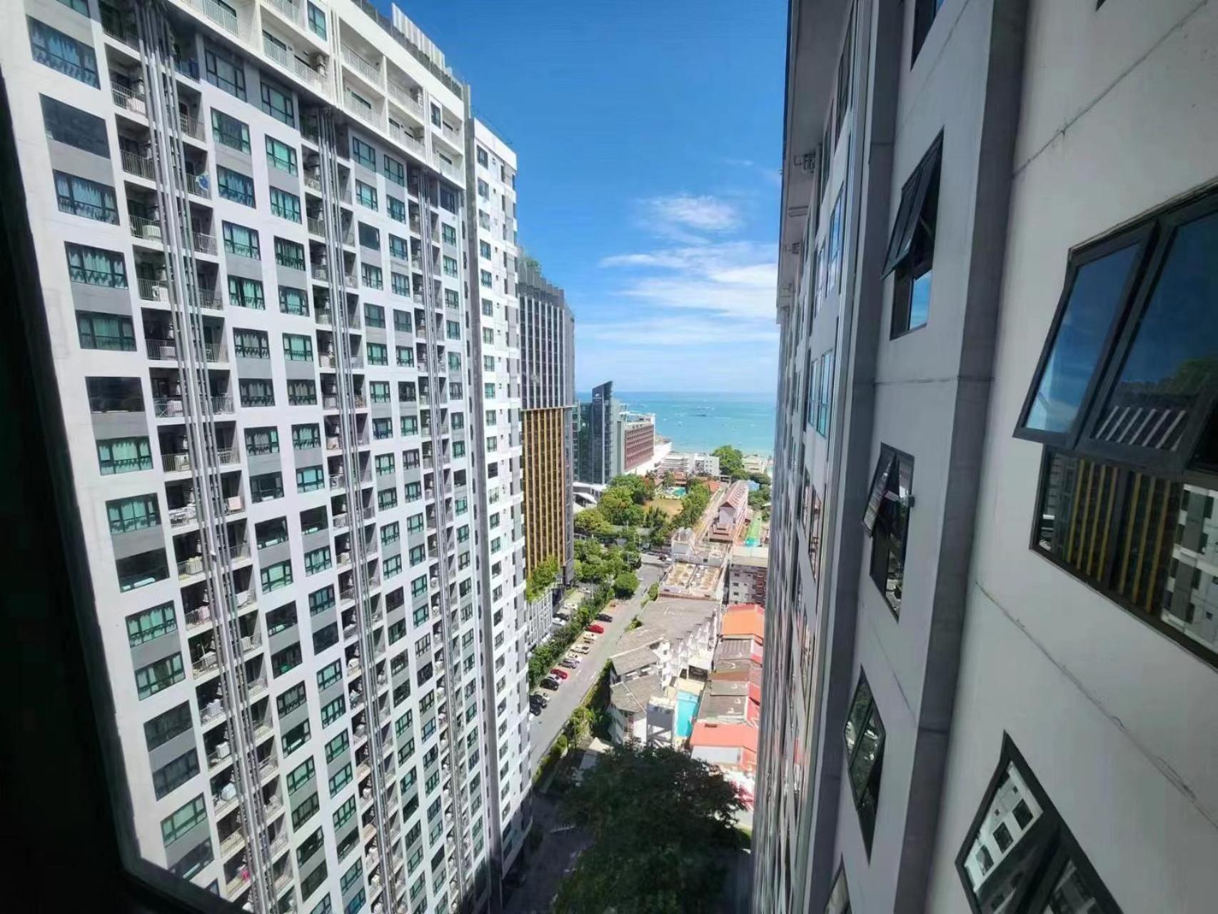 The Base Pattaya Exterior foto