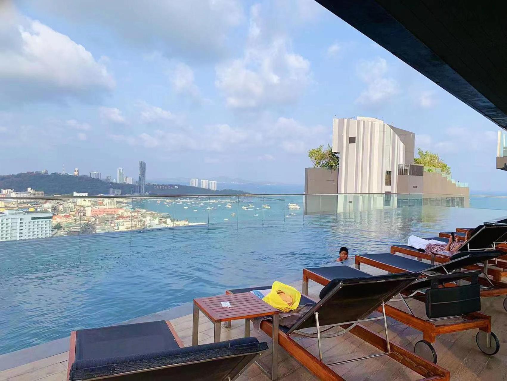 The Base Pattaya Exterior foto